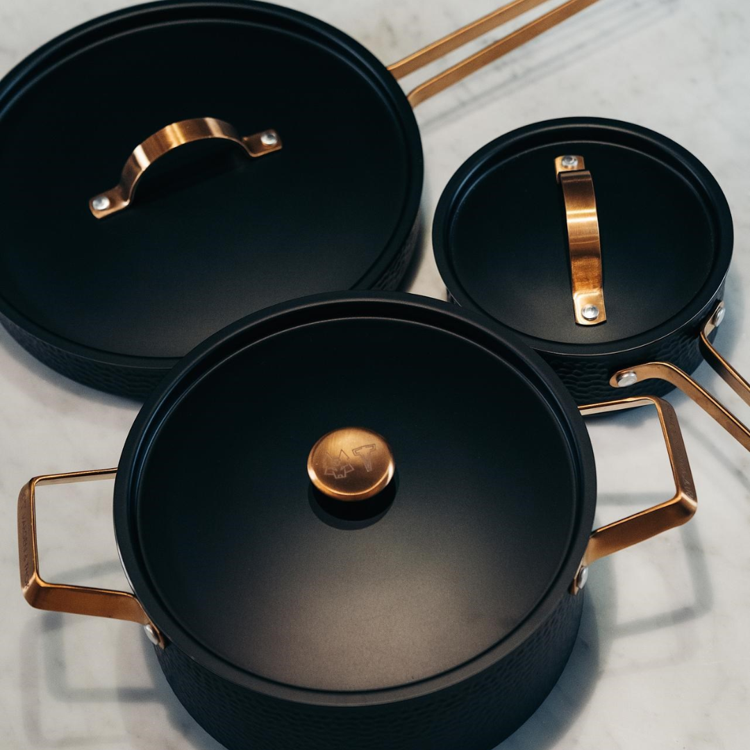ARVET.1 - Set, 3 - Topf, Kasserolle und Schmorpfanne (Mattschwarz mit Messingdetails)