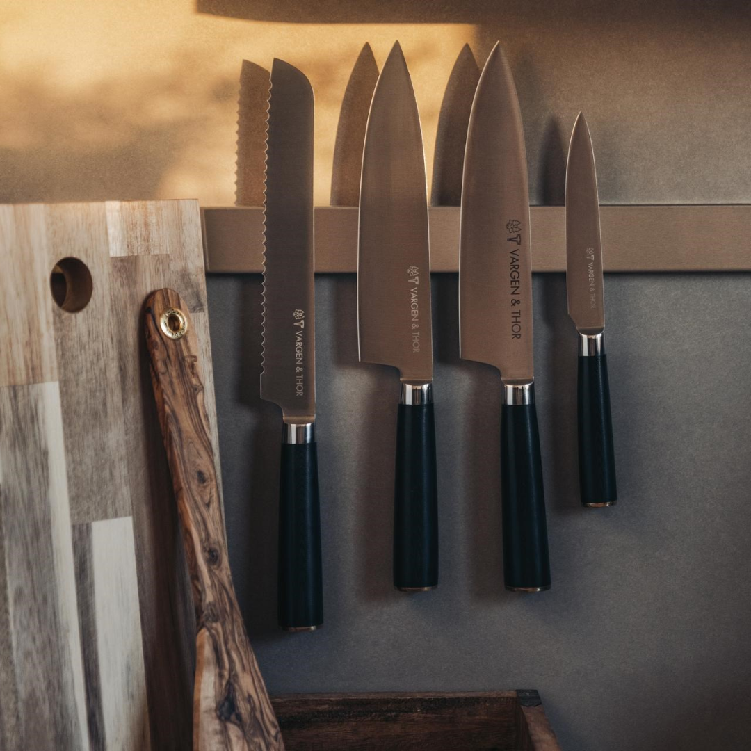 VARGAVINTER KOKKEKNIVE - Knivsæt/bundle med 3 knive: Perfekt balanceret. Messingbund. Kokkeknive + Brødkniv + Grøntsagskniv.