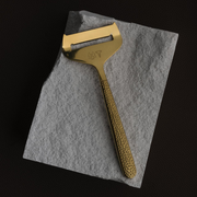 FROST Osthyvel.2 - Ostehøvl (Messing)