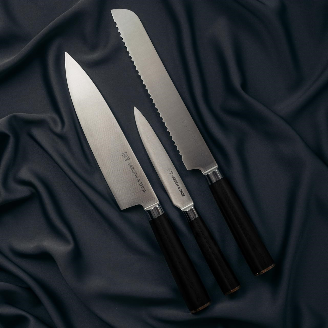 VARGAVINTER - Messerset/Bündel mit 3 Messern: Perfekt ausbalanciert. Messingsockel. Kochmesser + Brotmesser + Gemüsemesser.