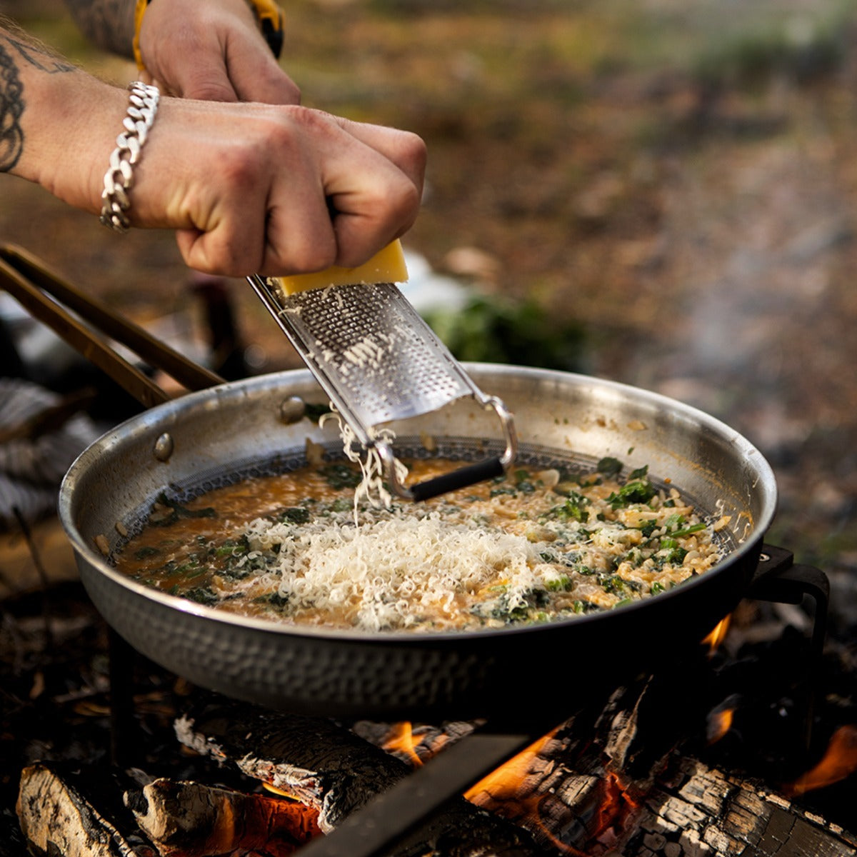 AREVT.2 - Set, 3 - Topf, Kasserolle und Bratpfanne (Mattschwarz mit Messingdetails)