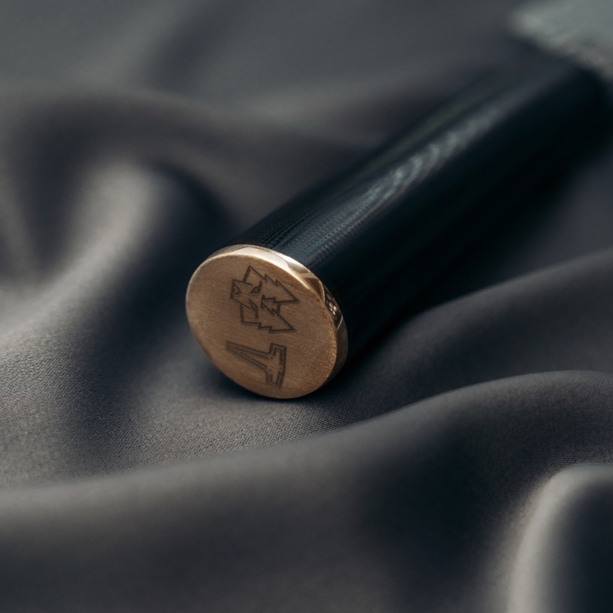 ROY mini - Grøntsagskniv - perfekt balanceret. Messingbund.