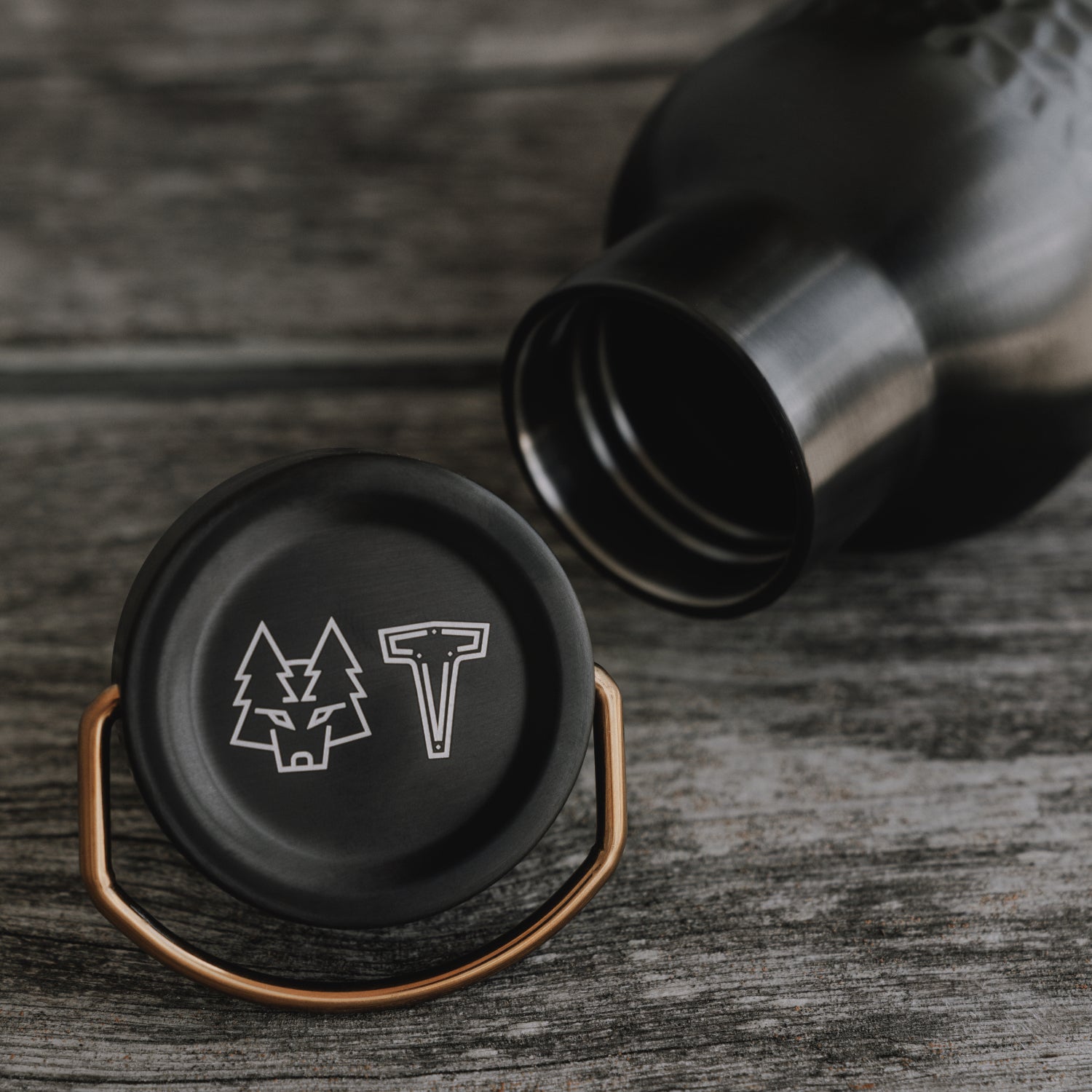 Snörök – Thermoflaske 750 – Sort & Messing