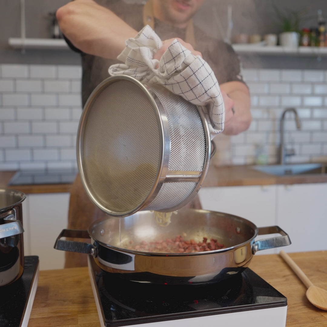 Video laden: ALFA - 28 cm Nudelpfanne, Serie: BLACK STEEL (inkl. Schloss)