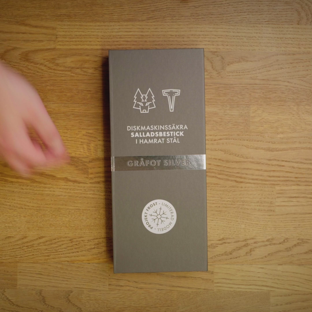 Indlæs video: FROST GRÅFOT - Salatbestik (Rustfrit stål)