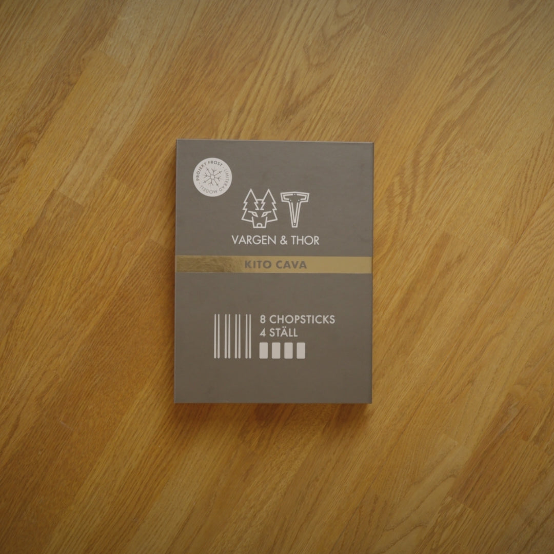 Indlæs video: KITO CAVA - Spisepinde (Cava) 4 par + 4 stativer