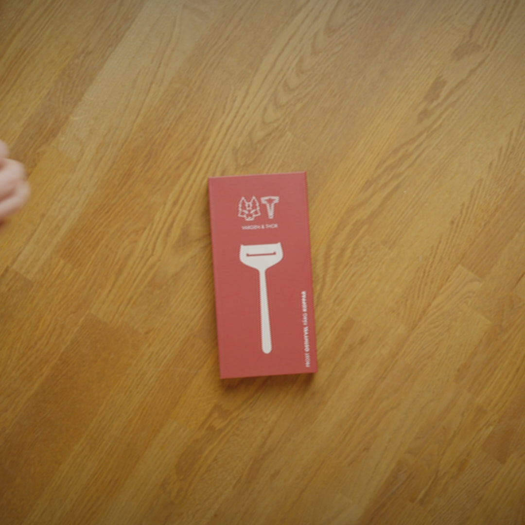 Indlæs video: FROST Osthyvel.2 - Ostehøvl (Kobber)