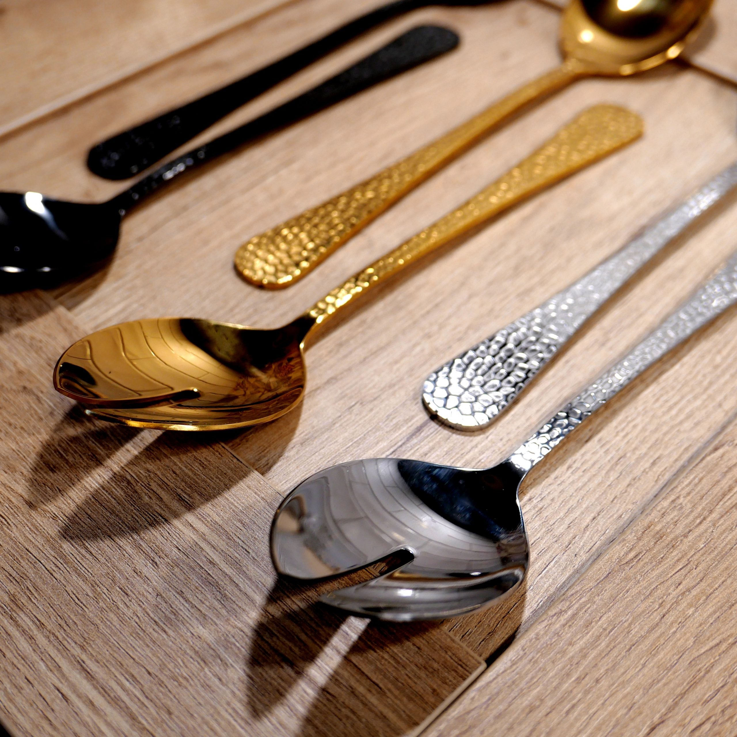 FROST NIMBUS - Salatbestik (Messing)