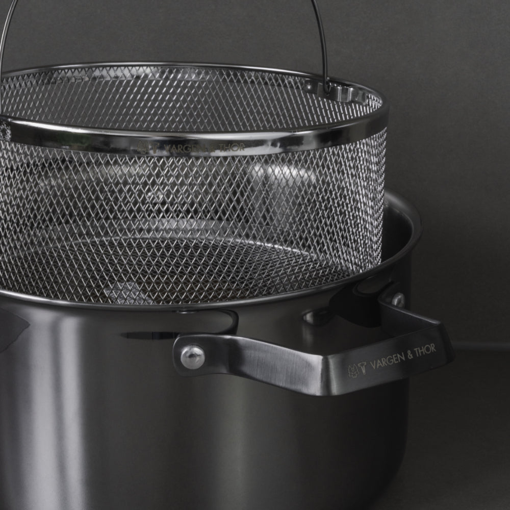 KORG.2 – Nudelkorb mit integriertem Sieb (21,5 cm) – auch zum Frittieren.